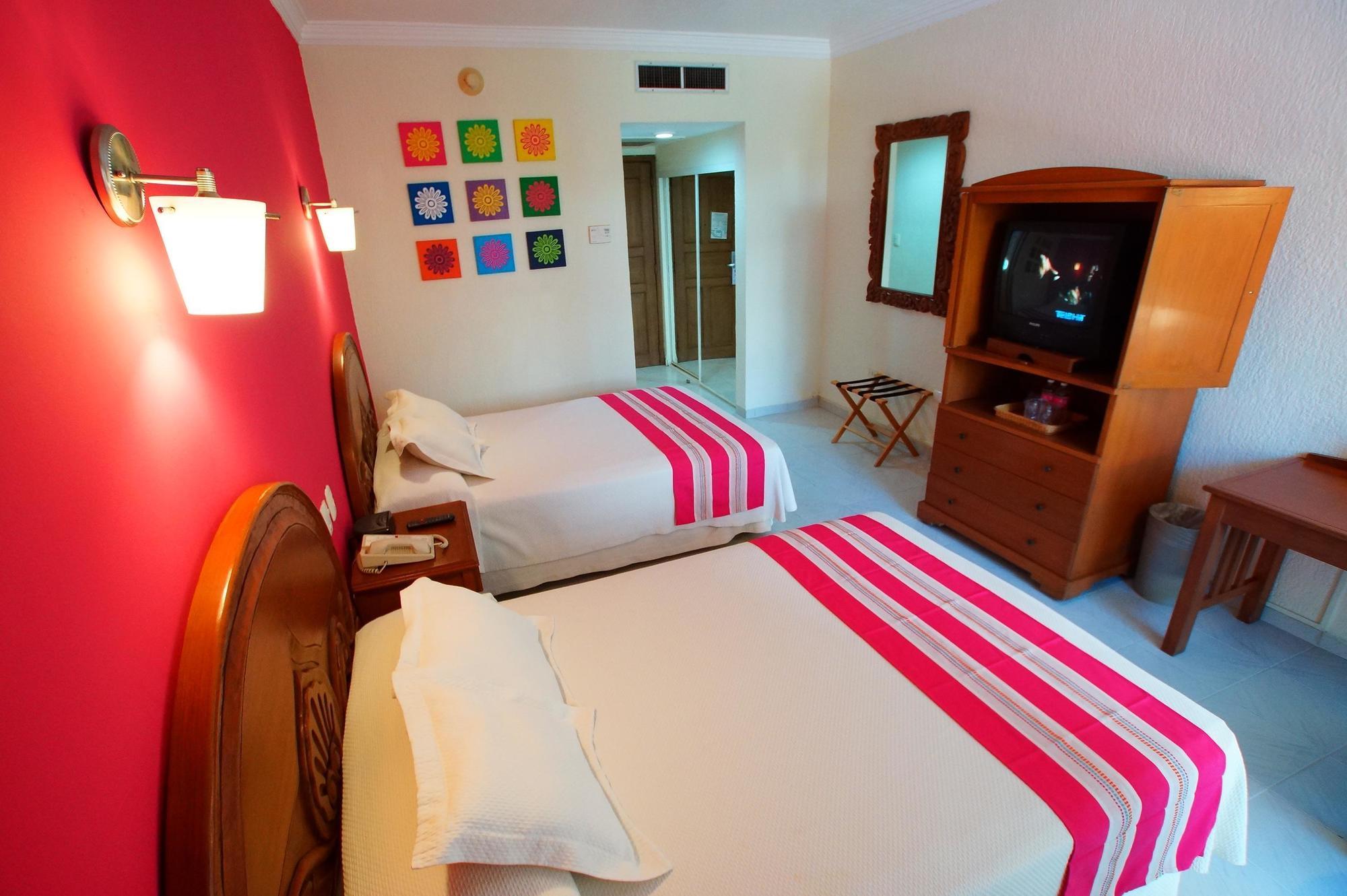 Hotel Margaritas Cancún Esterno foto