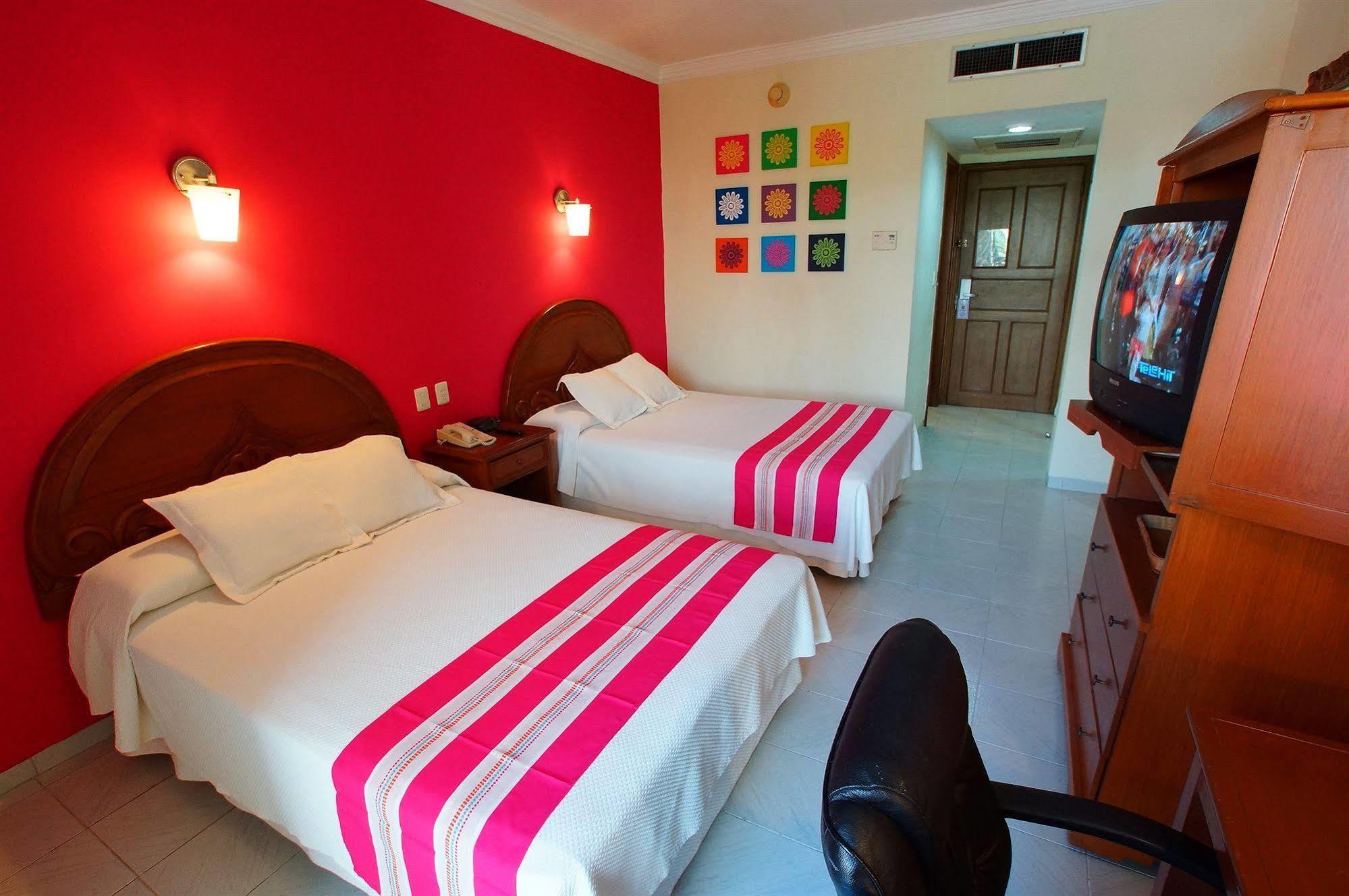 Hotel Margaritas Cancún Esterno foto